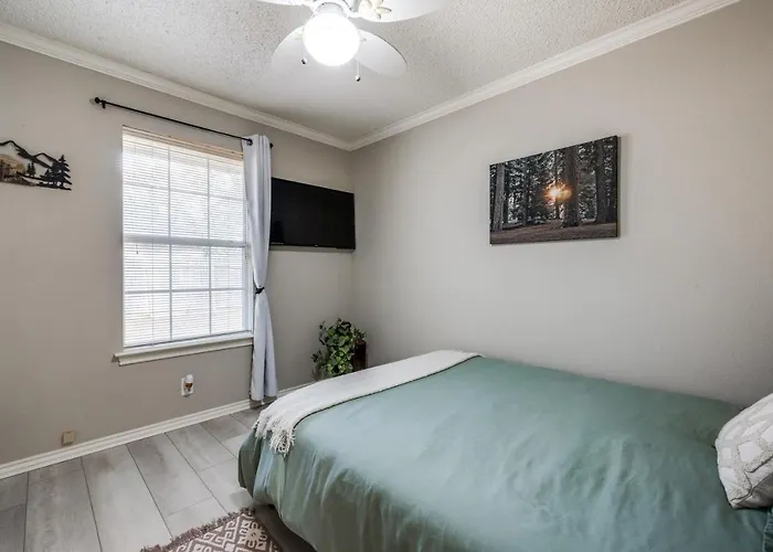 Spacious Brick House 3Br 2Ba A+