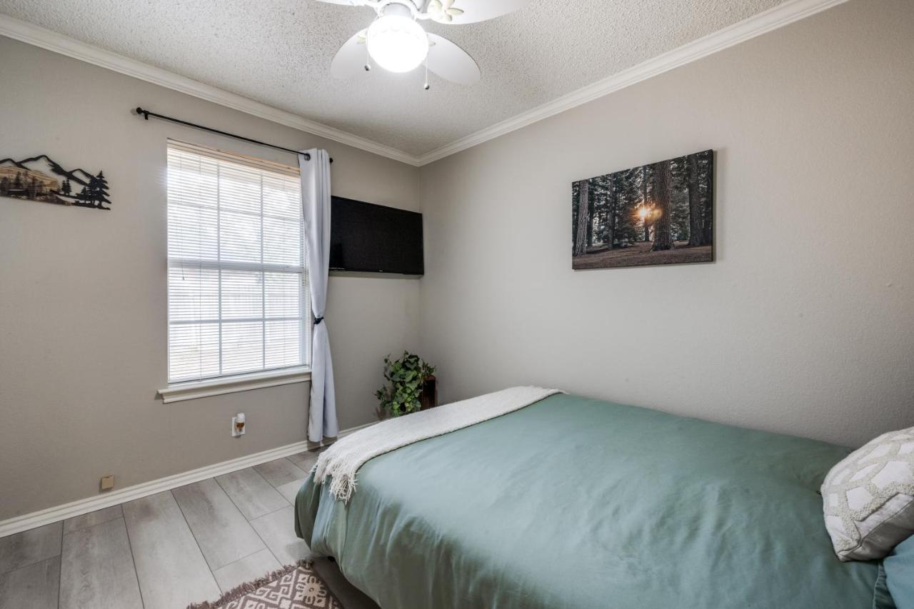 Spacious Brick House 3br 2ba A+ * Denton