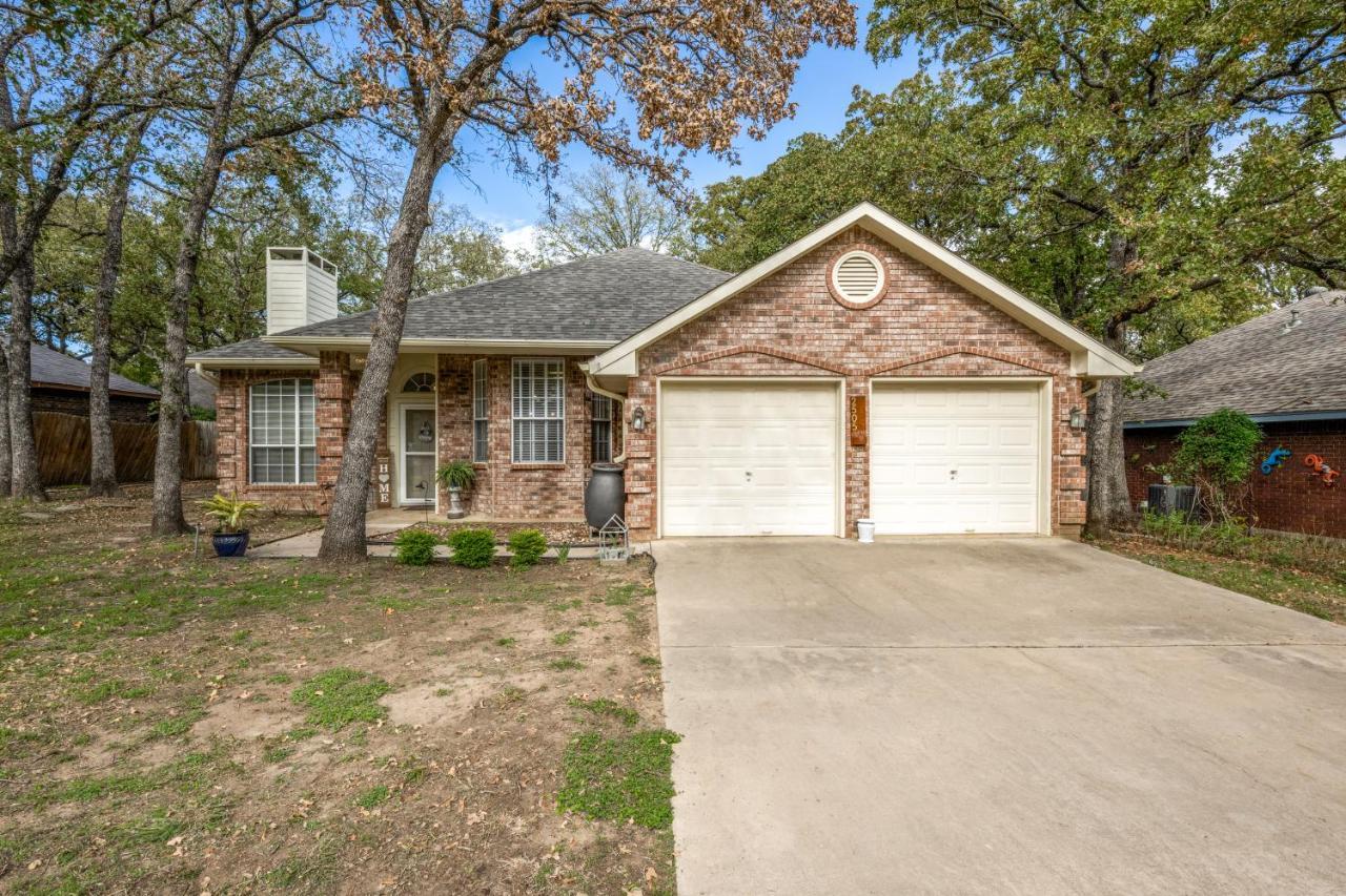 Spacious Brick House 3br 2ba A+ *