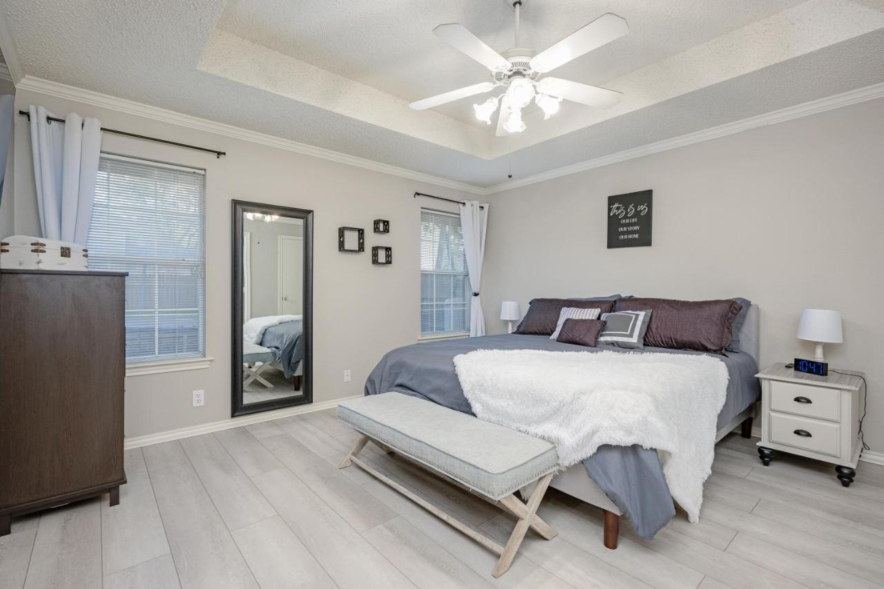 Spacious Brick House 3br 2ba A+ Holiday home Denton