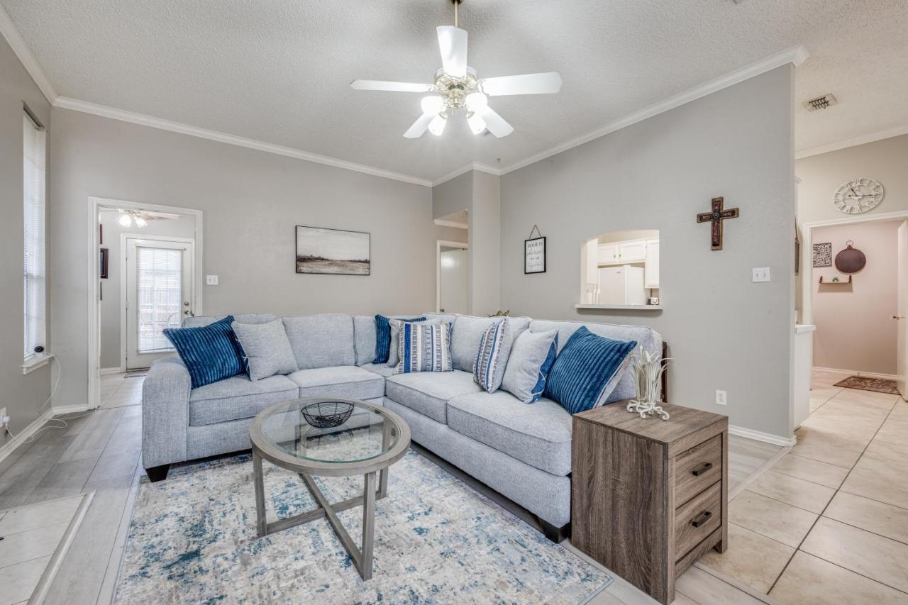 Spacious Brick House 3br 2ba A+ Holiday home