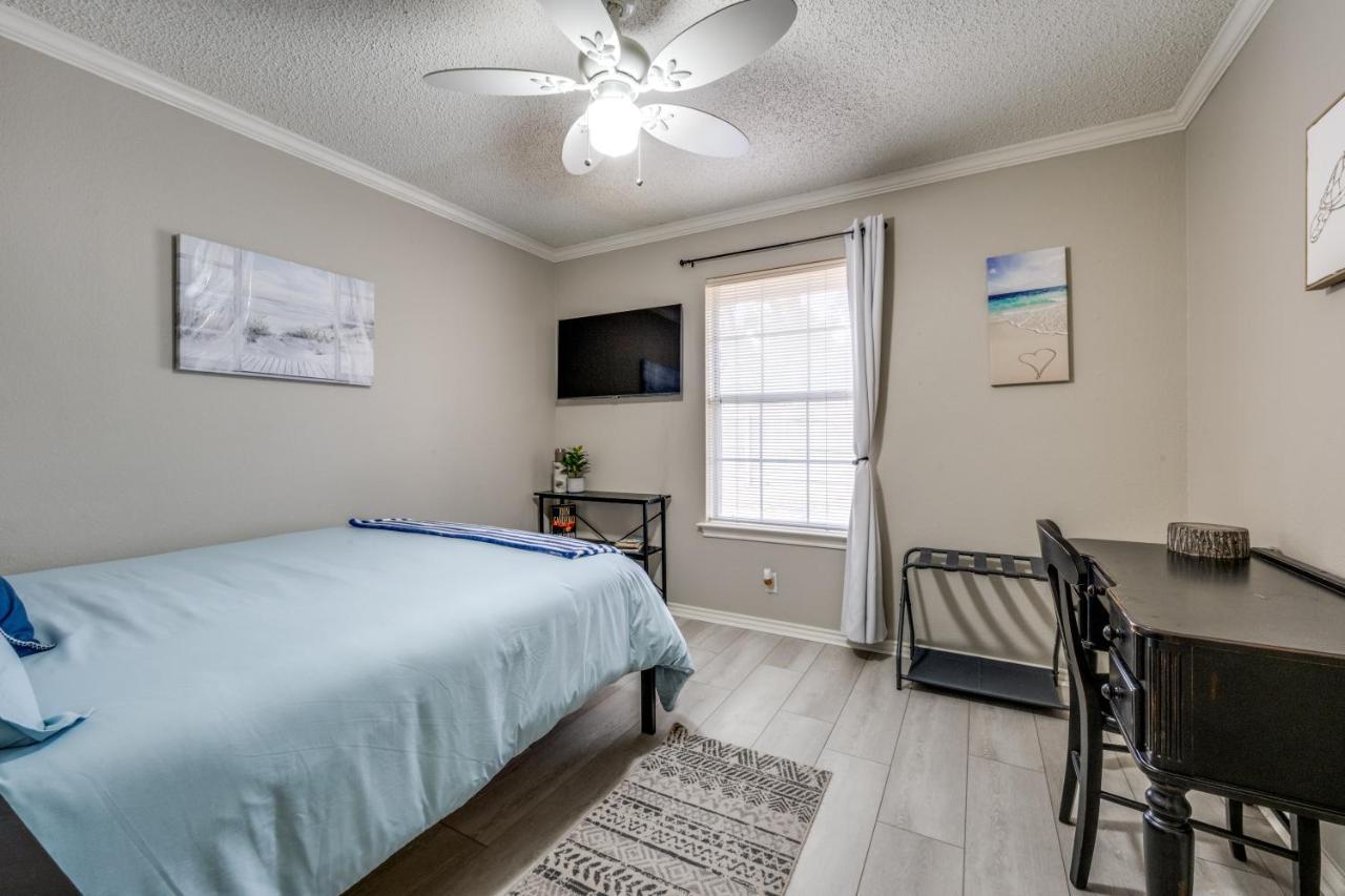 Spacious Brick House 3br 2ba A+ * Denton