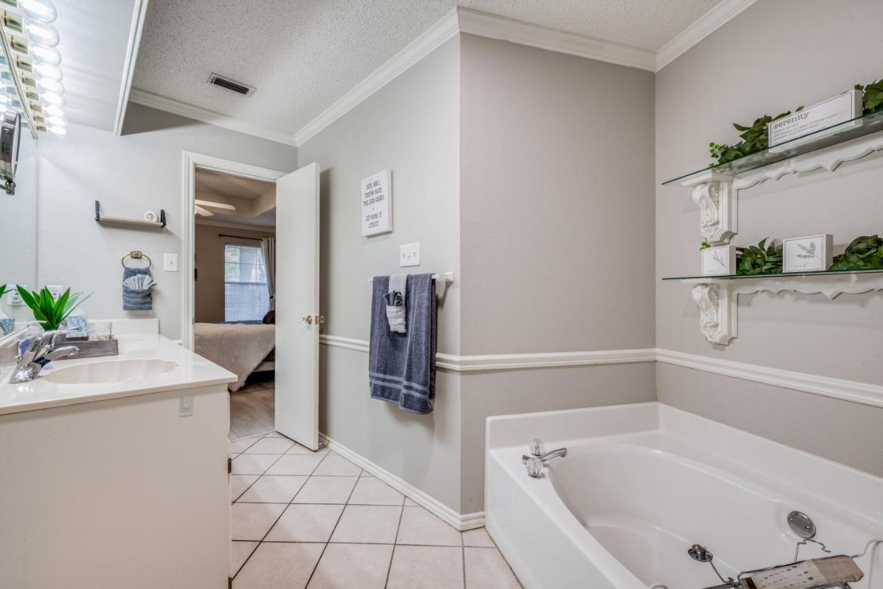 Spacious Brick House 3br 2ba A+ Holiday home *