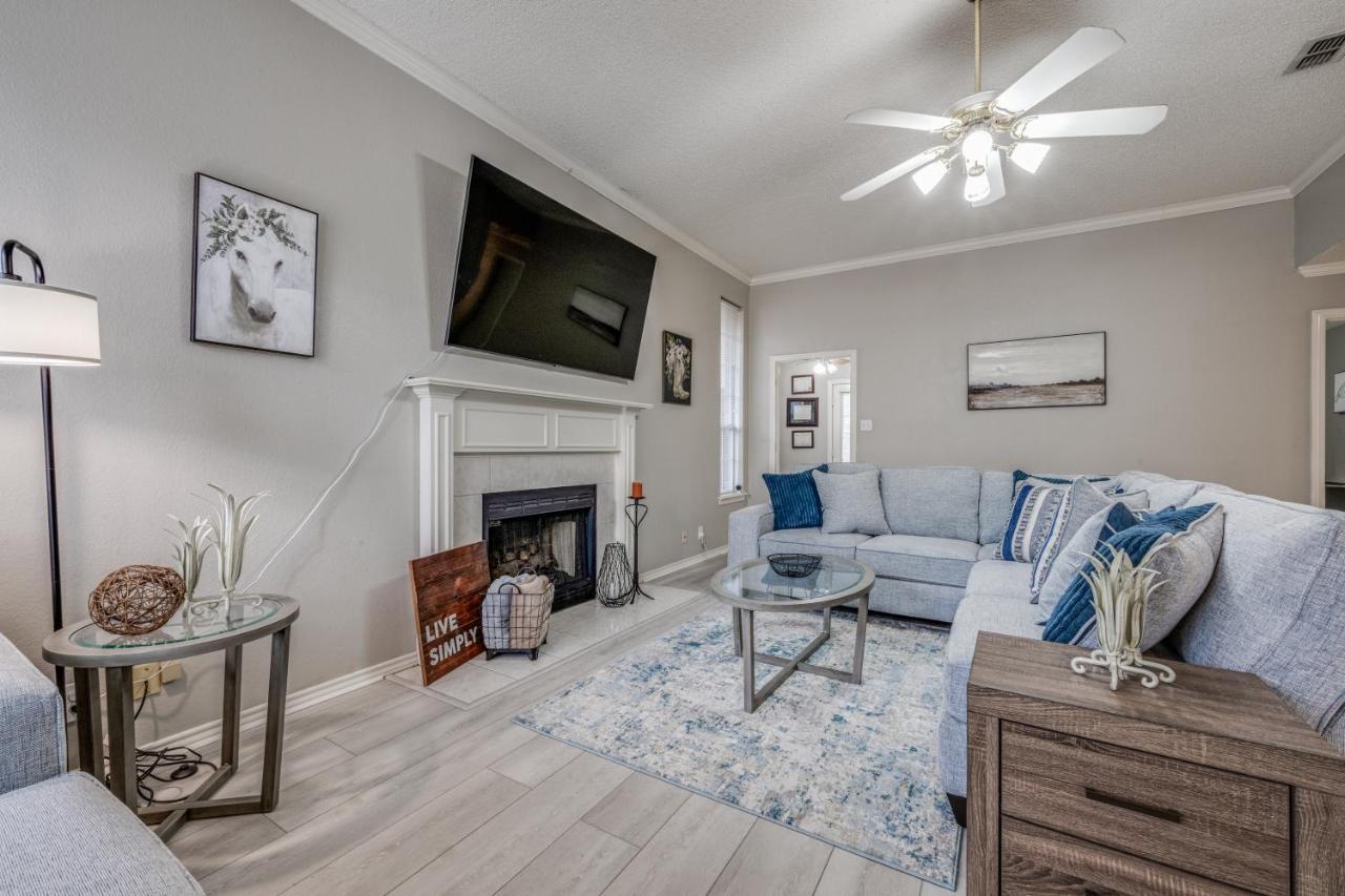 Spacious Brick House 3br 2ba A+ Holiday home