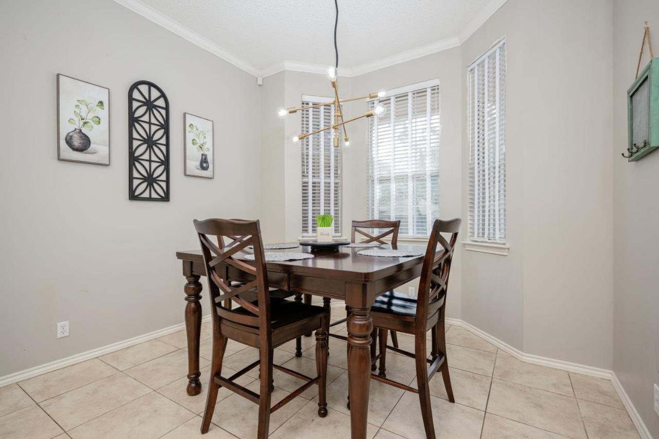 Holiday home Spacious Brick House 3br 2ba A+ *