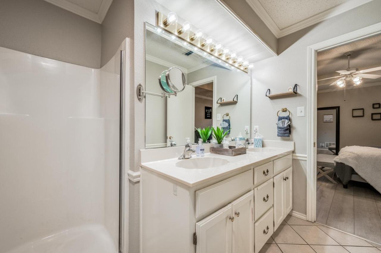 Spacious Brick House 3br 2ba A+ * Denton