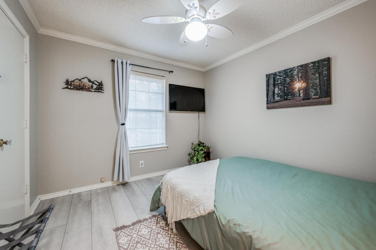 Spacious Brick House 3br 2ba A+ * Denton