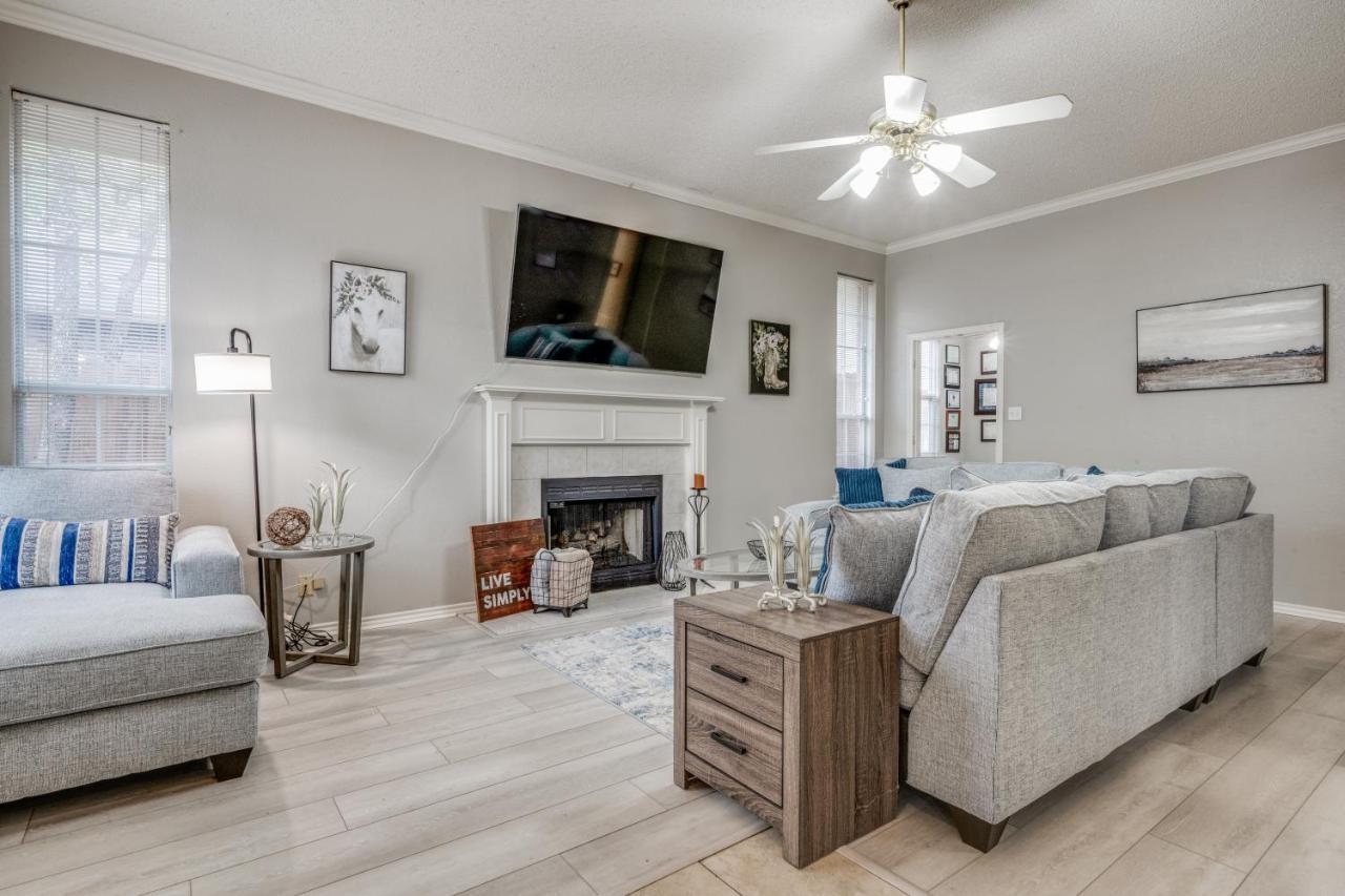 Spacious Brick House 3br 2ba A+ Holiday home Denton